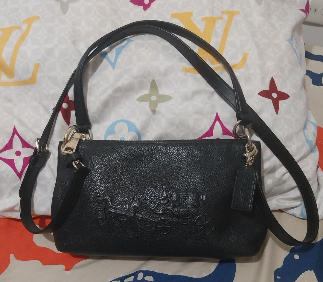 COACH Leather Shoulder/Sling bag (Category: Shoulder Bags) located in Quezon City. Submitted by jonvee2000 (Listing ID 1371804994, Image 1). Description: Preloved bag 100% soft leather shoulder/sling bag minor flaw at last photo but not so noticeable and slight tarnished in metal as seen in photos slightly used in condition.