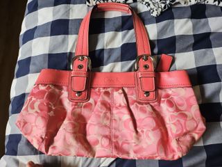 (Category: ) located in . Submitted by cyn_chan (Listing ID 1371805222, Image 1). Description: .