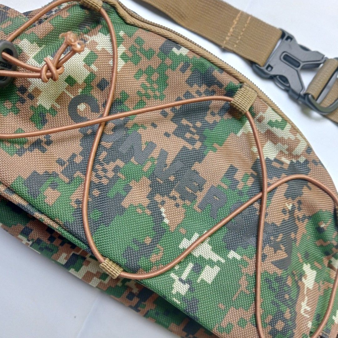Converse digital camo belt bag (Category: Sling Bags) located in Pili. Submitted by purestuffph (Listing ID 1371737502, Image 2). Description: Converse digital camo belt bag like new condition, no issue 450 + shipping fee.