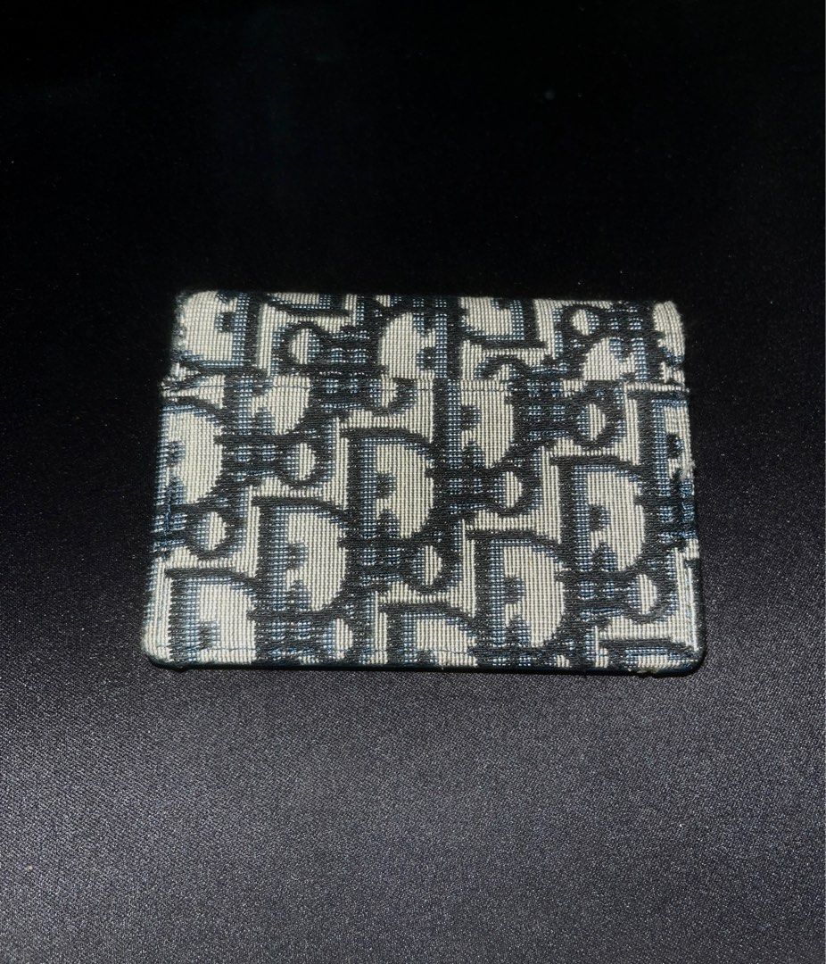 Dior Saddle Boom Card Holder (Category: Bags & Wallets) located in Singapore. Submitted by slicklicks (Listing ID 1371862660, Image 2). Description: never used. amazing condition. like new .