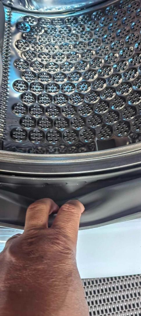 Electrolux Inverter Combo frontload washing machine (Category: Washing Machines and Dryers) located in Rizal. Submitted by joan5505 (Listing ID 1371754892, Image 3). Description: Almost New Model: EWW12842 Capacity: 8kg wash/6kg dry 220v No rust Pick up in Taytay 22500.