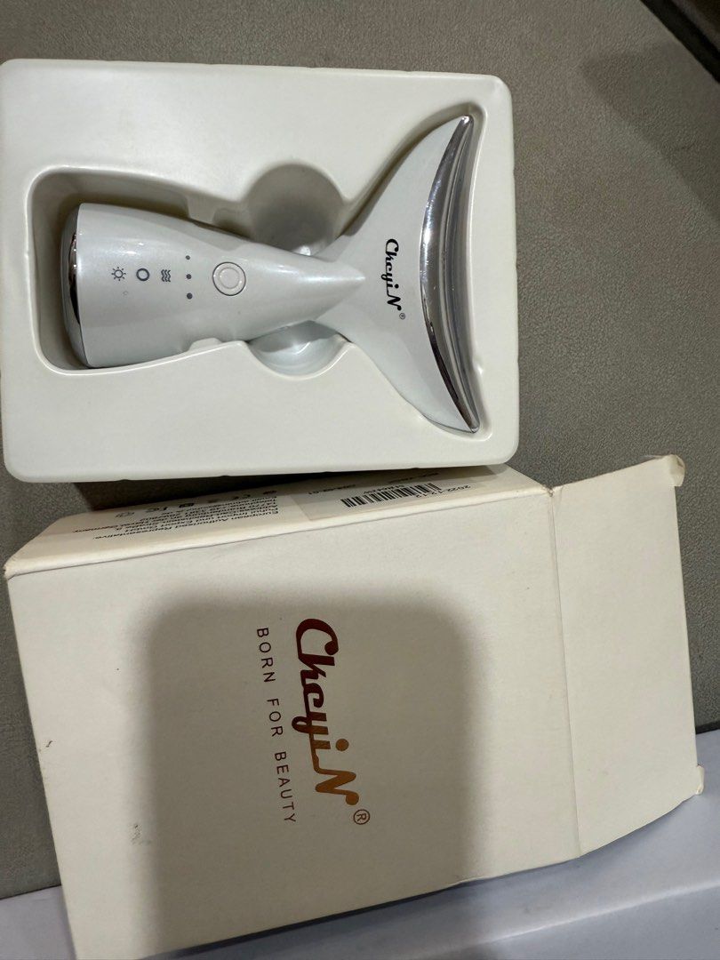 Face LED massage anti wrinkle with ultralight (Category: Massage Devices) located in Makati City. Submitted by gel09 (Listing ID 1371855486, Image 2). Description: .