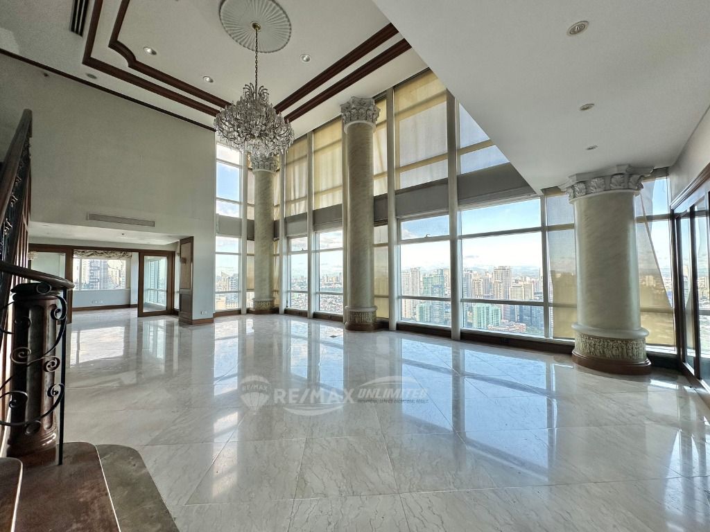For Sale | 3 Bedroom Bi-level Penthouse Unit at One Roxas Triangle ...