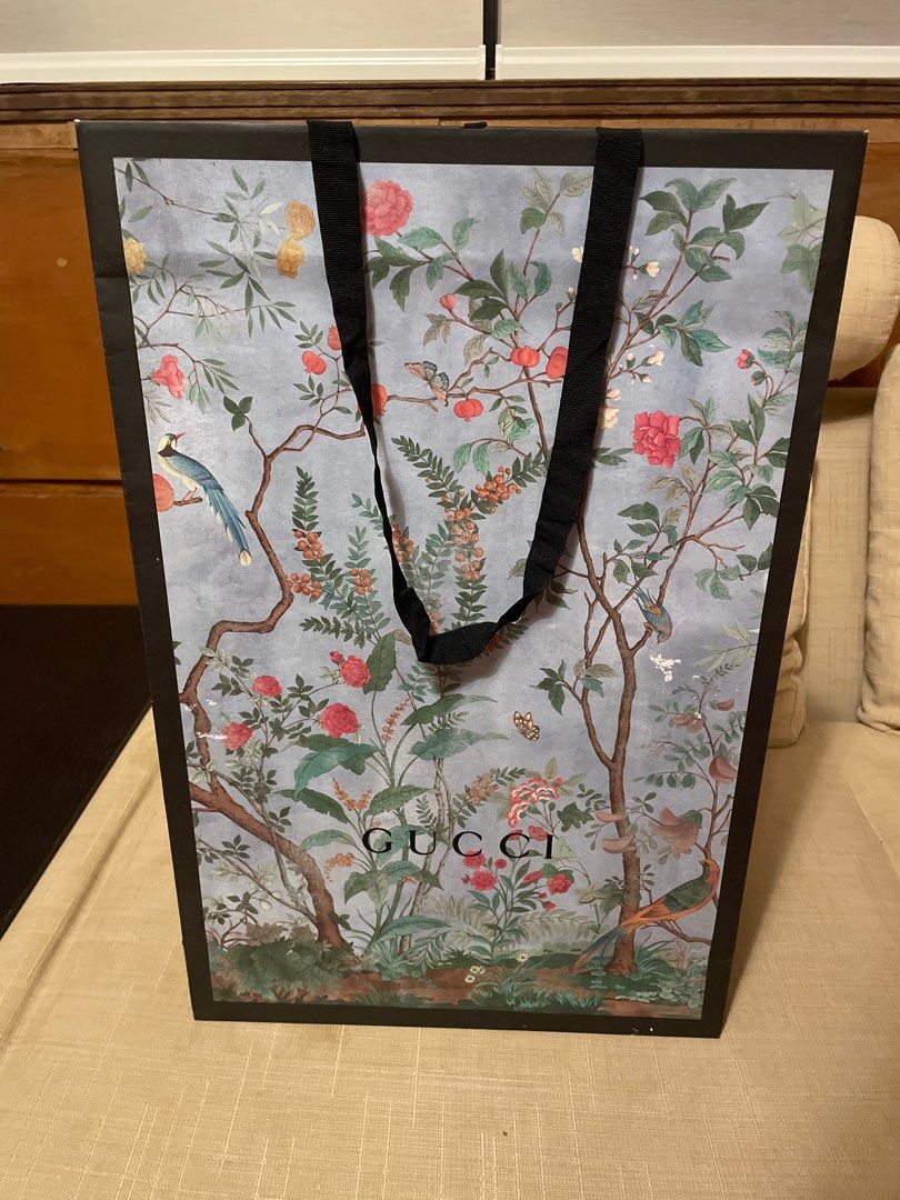 Gucci Paperbag (Category: Luxury Bags & Wallets) located in Cebu City. Submitted by kiki_closet168 (Listing ID 1371802305, Image 3). Description: Size 14in x 21.5in x 6.5im.