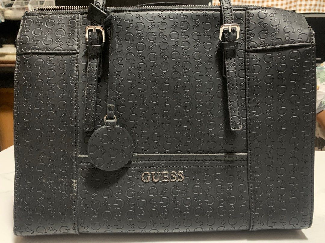 Guess/Aldo/Oroton Shoulder Bag (Category: Shoulder Bags) located in Baguio. Submitted by 25thlu (Listing ID 1371848474, Image 1). Description: All items are authentic Guess Black Shoulder Bag Aldo Pink Shoulder Bag OROTON Black Shoulder Bag Condition:9.5/10 for all bags RFS:Declut Pls send me a msg for price and more pics. Thank you!.