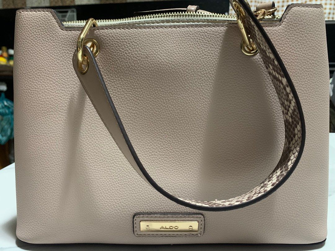 Guess/Aldo/Oroton Shoulder Bag (Category: Shoulder Bags) located in Baguio. Submitted by 25thlu (Listing ID 1371848474, Image 2). Description: All items are authentic Guess Black Shoulder Bag Aldo Pink Shoulder Bag OROTON Black Shoulder Bag Condition:9.5/10 for all bags RFS:Declut Pls send me a msg for price and more pics. Thank you!.