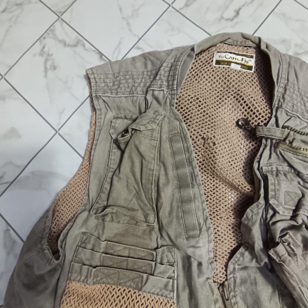 Jacket mancing (Category: Coats, Jackets and Outerwear) located in Shah Alam. Submitted by daisylovrain (Listing ID 1371809623, Image 2). Description: pit 23 x 26 condition 8/10 pos 10sm/15ss.