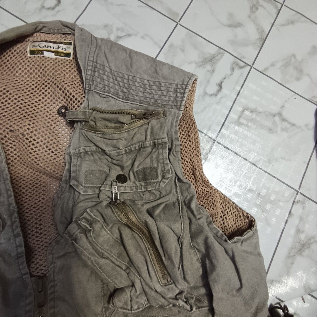 Jacket mancing (Category: Coats, Jackets and Outerwear) located in Shah Alam. Submitted by daisylovrain (Listing ID 1371809623, Image 3). Description: pit 23 x 26 condition 8/10 pos 10sm/15ss.