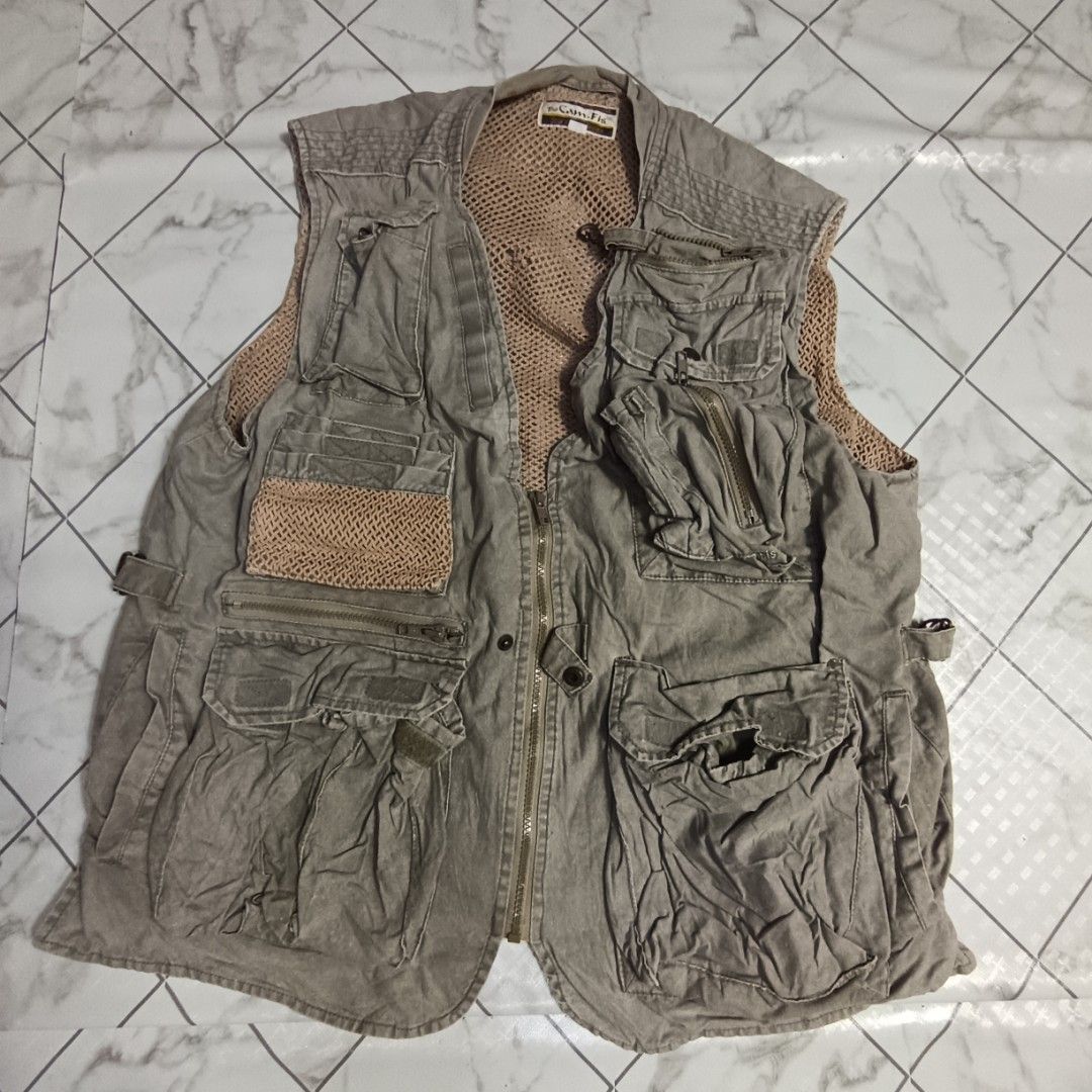 Jacket mancing (Category: Coats, Jackets and Outerwear) located in Shah Alam. Submitted by daisylovrain (Listing ID 1371809623, Image 1). Description: pit 23 x 26 condition 8/10 pos 10sm/15ss.