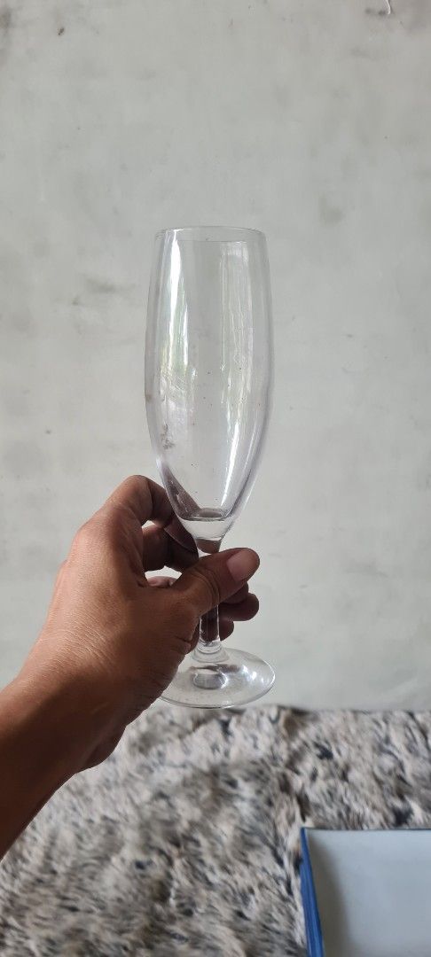 Japan crystal champagne glass &rectangle small plate (Category: Other Kitchenware & Tableware) located in Pasig City. Submitted by ustaq (Listing ID 1371820474, Image 1). Description: unused JAPAN crystal wine/champagne glass and rectangle small plate get all in malinao pasig.
