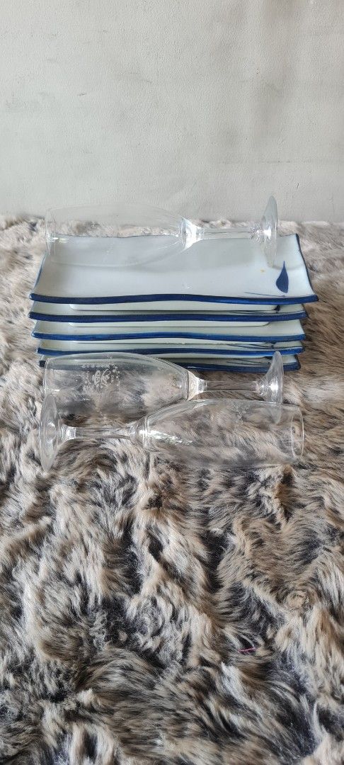 Japan crystal champagne glass &rectangle small plate (Category: Other Kitchenware & Tableware) located in Pasig City. Submitted by ustaq (Listing ID 1371820474, Image 2). Description: unused JAPAN crystal wine/champagne glass and rectangle small plate get all in malinao pasig.