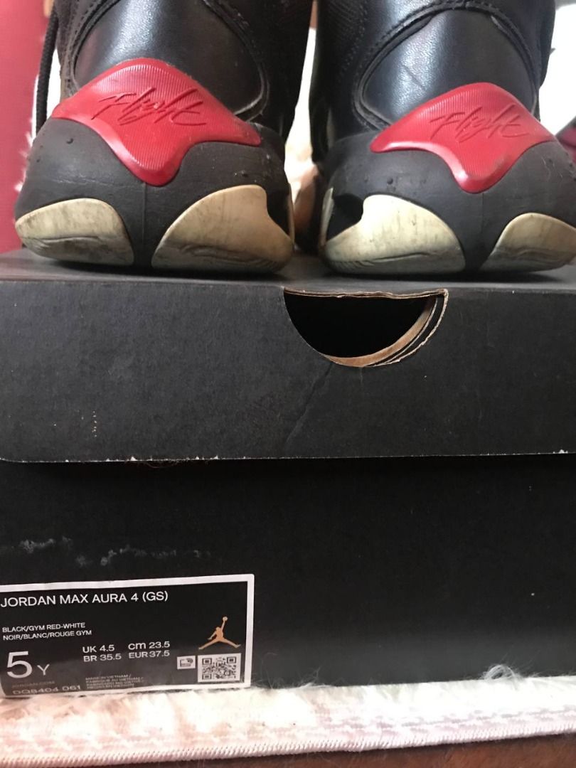 JORDAN MAX AURA 4 (GS) (Category: Sneakers) located in Makati City. Submitted by artscloset (Listing ID 1371840921, Image 1). Description: ORIGINAL PRICE = 7000 WITH ORIGINAL BOX SIZE 5 - 6 ISSUES SEEN IN THE IMAGES.