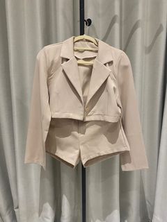 (Kategori: ) berada di . Dikirim oleh girlcloset.id (ID iklan 1371765964, Gambar 1). Deskripsi: .