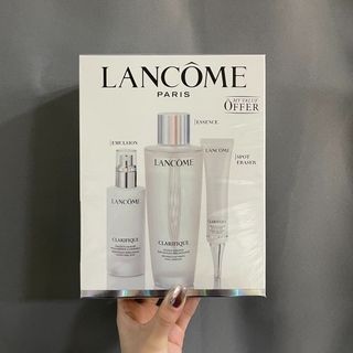 【New Stock】Lancome Clarifique Brightening and Spot-Correcting Glow Renewal Aurora Set - Moisturizing Lotion, Clarifying Renewing Brightening Lotion, Hydrating Brightening Essence
Including: Aurora Water 250ml + #5 Brightening Lotion 75ml + Aurora Spot-Correcting Serum 50ml628631433541131113