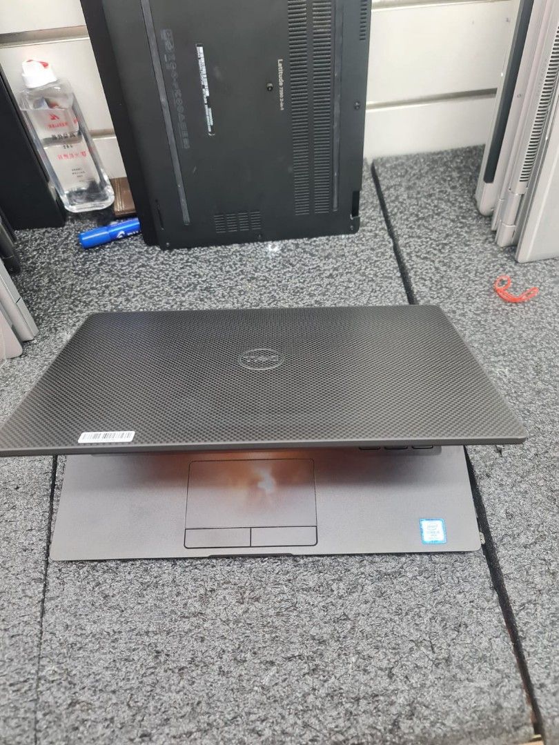 LIKE NEW Dell 7400.. Touch screen Core i5. 8th gen 14" Full hd screen Display Still body Ram 16 gb SSD :-256 (Category: Laptops & Notebooks) located in Singapore. Submitted by manyour91824506 (Listing ID 1371733674, Image 2). Description: Dell Latitude 7400.. Touch screen ❤️Core i5. 8th generation ❤️14"..Full hd screen ✅Still bodey.full hd screen 🌹Ram 16 gb ❤️SSD :-256 ❤️Bluetooth ✅ ❤️WiFi ✅ ❤️Camera ✅ ♥️ Batery excellent ✅ ♥️Windows :-11 ❤️Micr