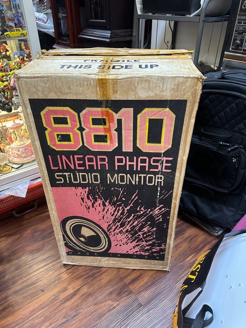 LINEAR PHASE STUDIO MONITOR 8810 (Category: Soundbars, Speakers & Amplifiers) located in Singapore. Submitted by vintage_wars (Listing ID 1371851784, Image 1). Description: 12" WOOFER 5" MIDRANGE 3" TWEETER 2 FREQUENCY CONT CIRCUIT PROTECTIO MP 125 WATTS 2 YEAR WARRANTY.
