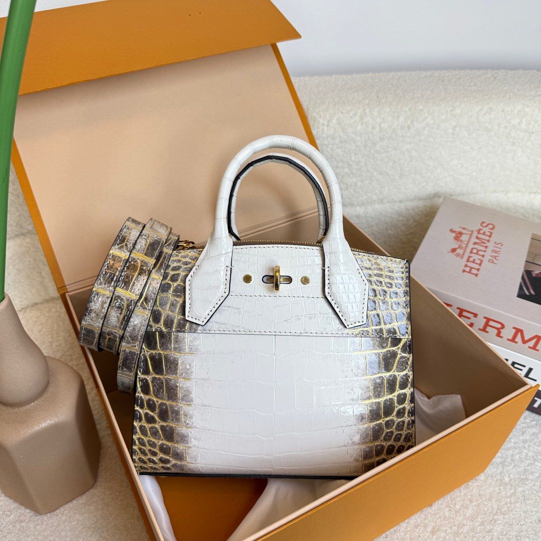 Louis Vuitton Steamer Crocodile (Category: Luxury Bags & Wallets) located in Manila. Submitted by cjv.luxury (Listing ID 1371790916, Image 1). Description: CJV-31850 Inclusions: Entrupy, Dr. Runway Certificate, Dustbag, Permit, Strap & Box ✅ All items are available for 3 months layaway ✅ For cash buyers, items are negotiable. Just shoot your offer ✅ Trades are welcome, you can bring other luxury bags/items that you wish to sell and we can convert