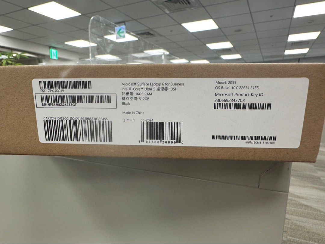 由 qq5593 (刊登 ID 1371800836，圖片 2) 提交，位於 台中市 (Taichung) 的 Microsoft 微軟 Surface Laptop 6 商務版 (Ultra 5/16G/512G/13吋) 筆電 (類別：桌上電腦或筆記型電腦)，說明：【售】全新未拆封 微軟Surface Laptop6 商務版 512G 13吋筆電 圖片為實拍 網路售價52488 售45000北捷面交 直接現折8000 面交保障雙方權益‼️ ✅可現金✅可轉帳✅可line pay 詐騙勿擾🙏。