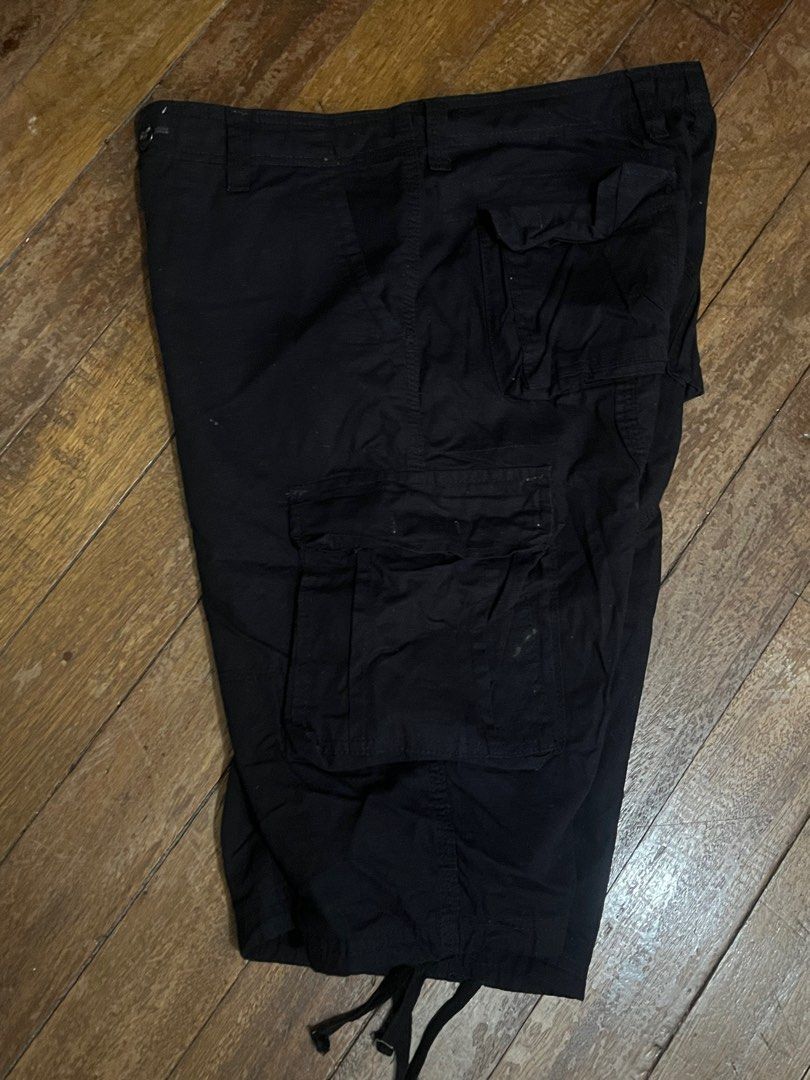 Mossimo Cargo Shorts (Category: Shorts) located in Baguio. Submitted by Pampolina2600 (Listing ID 1371899764, Image 2). Description: Mossimo Cargo Shorts Legit item From personal US Box 10/10 Condition Blue W32” Open for Shippinb .