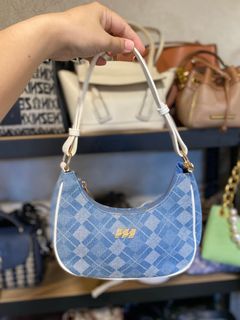 (Category: ) located in . Submitted by m.styles_by_mj (Listing ID 1371785062, Image 1). Description: .