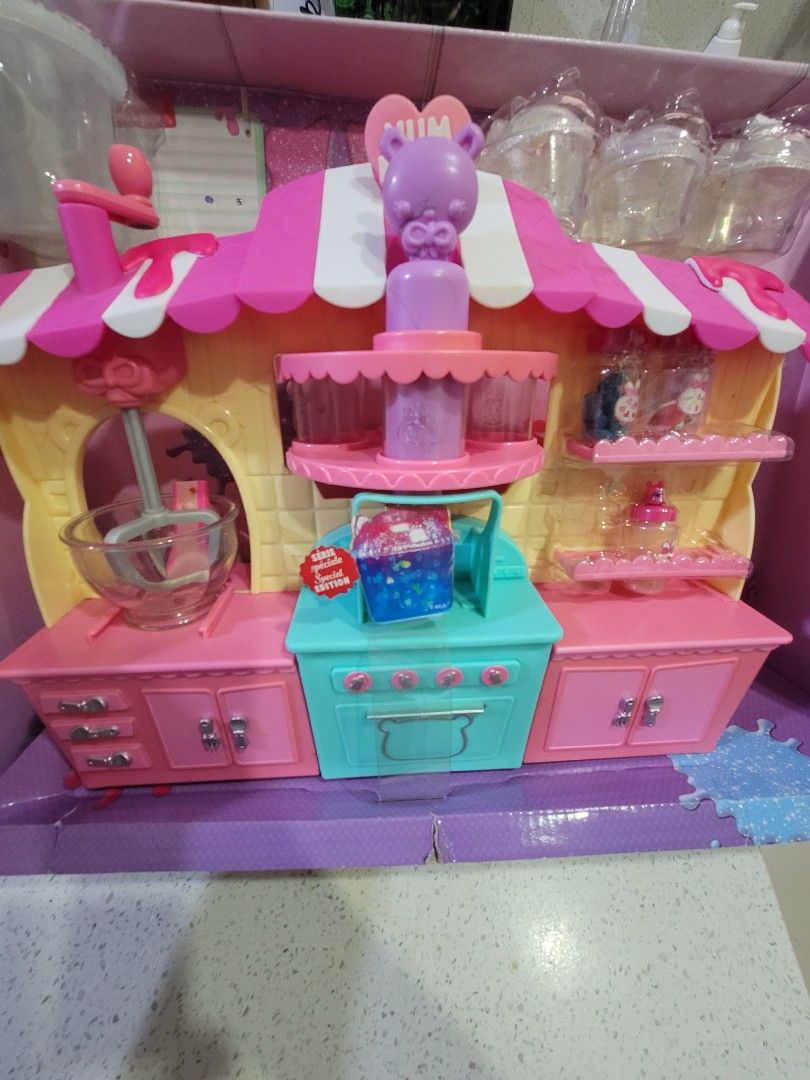 NUM NOMs SNACKABLES SILLY SHAKES MAKER Playset (Category: Kids Toys) located in Muntinlupa City. Submitted by graciehart_08-99793 (Listing ID 1371803552, Image 3). Description: NUM NOMs SNACKABLES SILLY SHAKES MAKER Playset with box lightly used all original parts missing: 1 knife pickup in Muntinlupa City srp 3500 selling for 1200 only.