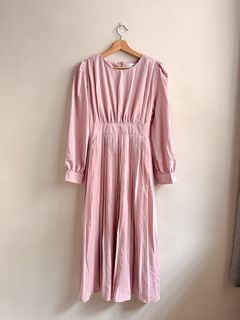 (Category: ) located in . Submitted by worn.only.once (Listing ID 1371790337, Image 1). Description: .