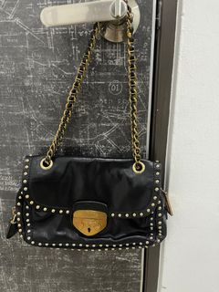 (Category: ) located in . Submitted by honeyrewear (Listing ID 1371866801, Image 1). Description: .