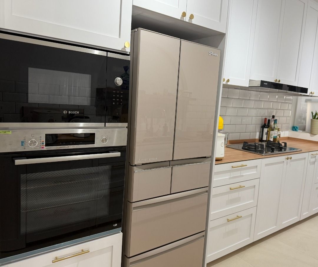Renting out hdb - with 2 common rooms63227232115073112