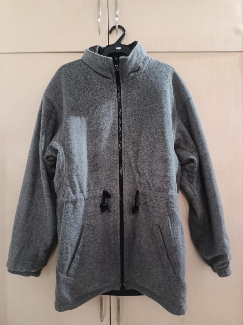 Reversible Long coat (Category: Coats, Jackets and Outerwear) located in Quezon City. Submitted by niqcb (Listing ID 1371808531, Image 2). Description: Shoulder: 23in Length: 32in Sleeve: 23in One side is for warmth, one is waterproof w/ hood zipper Bought overseas PM for more details Location: Tandang Sora, Quezon City.