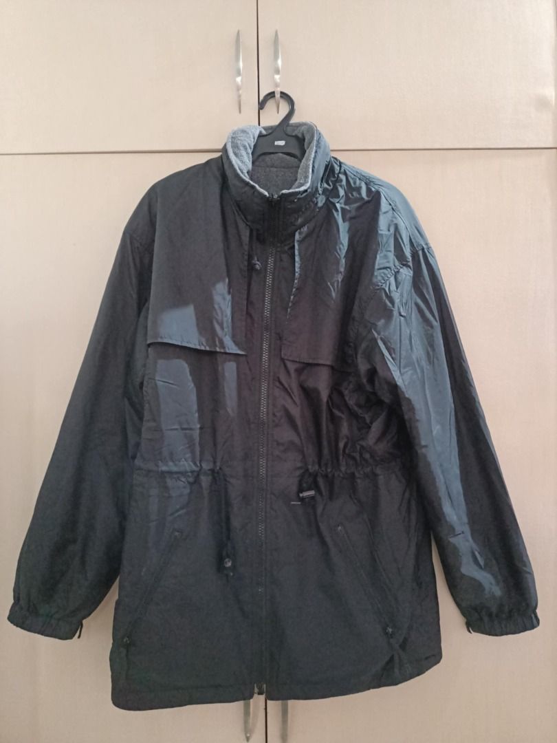 Reversible Long coat (Category: Coats, Jackets and Outerwear) located in Quezon City. Submitted by niqcb (Listing ID 1371808531, Image 1). Description: Shoulder: 23in Length: 32in Sleeve: 23in One side is for warmth, one is waterproof w/ hood zipper Bought overseas PM for more details Location: Tandang Sora, Quezon City.