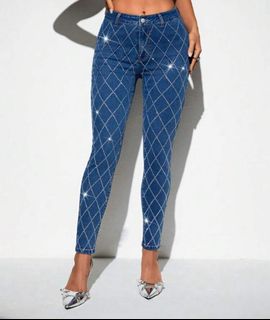 (Category: ) located in . Submitted by glammedupdiva (Listing ID 1371785972, Image 1). Description: .