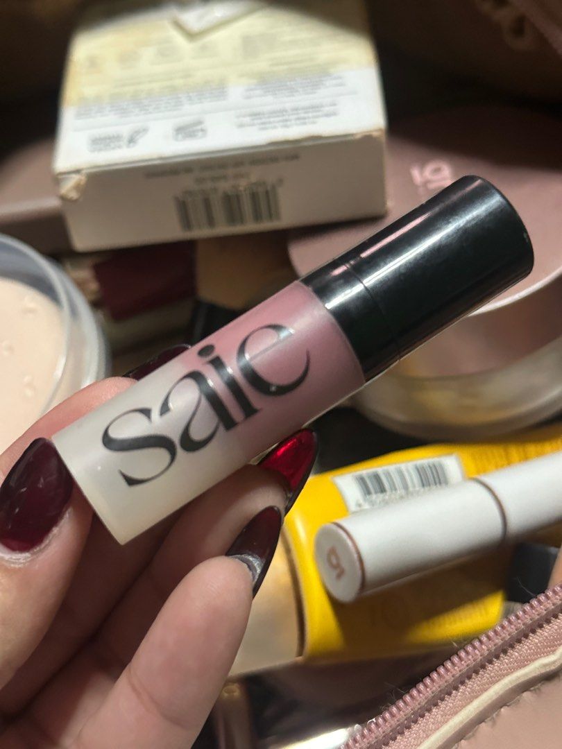 saie dew blush mini chilly (Category: Makeup) located in Quezon City. Submitted by fr4nkcastle (Listing ID 1371817817, Image 2). Description: used.