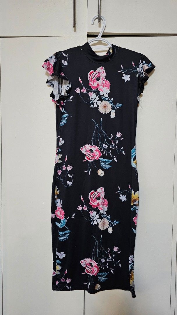 Shein Bodycon turtle neck dress (Category: Dresses) located in Quezon City. Submitted by mommadeclutterph (Listing ID 1371735056, Image 2). Description: Fits small to medium 150 per dress.
