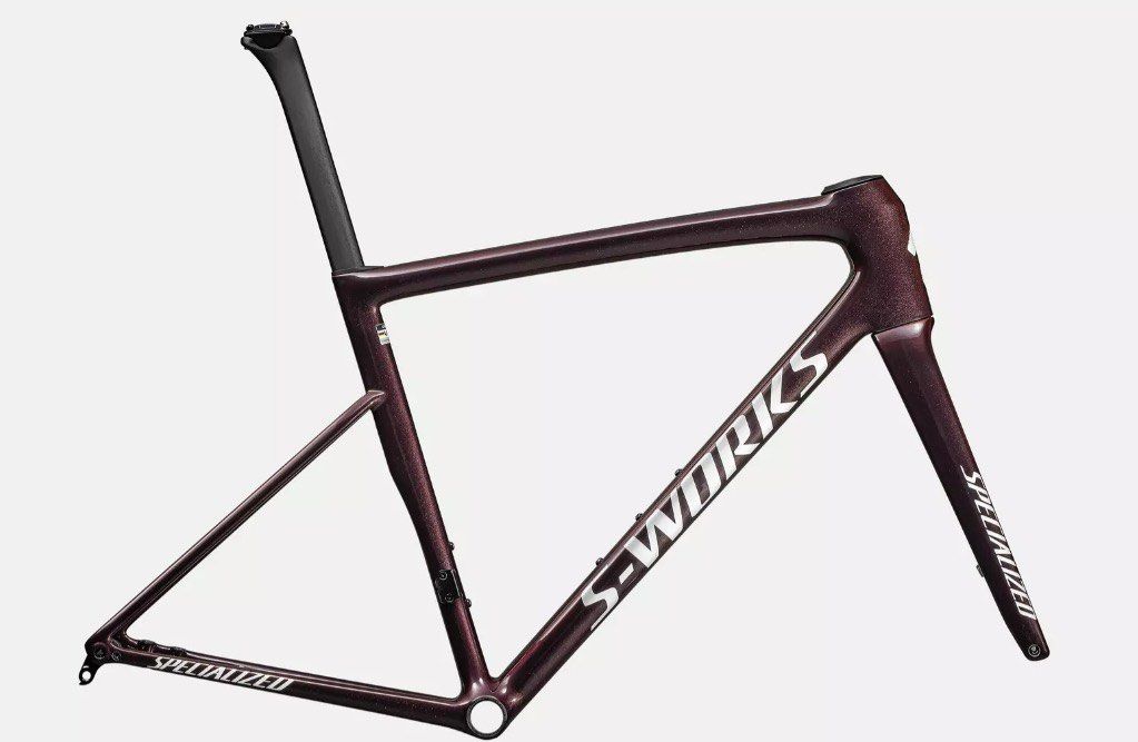 SL8 S-works + Roval cockpit (Category: Bicycles) located in Singapore. Submitted by autumn_angel_sports_pte_ltd (Listing ID 1371854370, Image 1). Description: Frame + Roval handle bar bundle Warranty valid Specialized store 100% authentic if not full refund!.