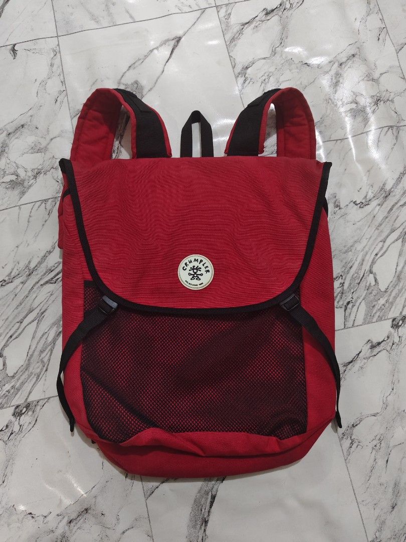 Tas backpack Crumpler original Edisi The Seedy Bar, Fesyen Pria, Tas ...