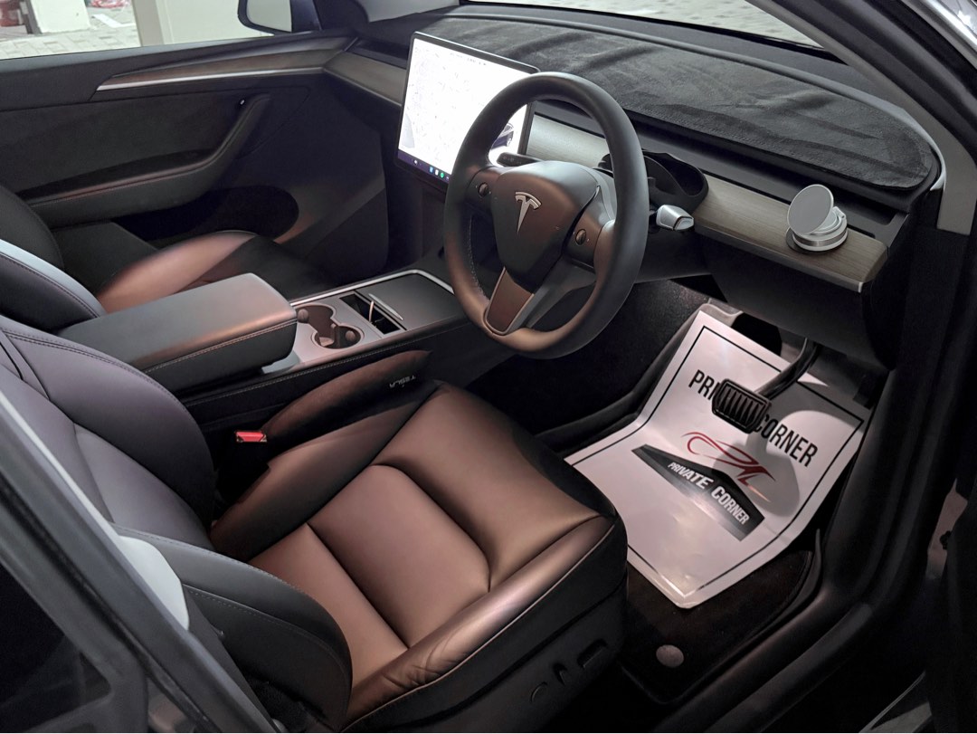 Tesla Model Y Standard Range Auto62865872927618114