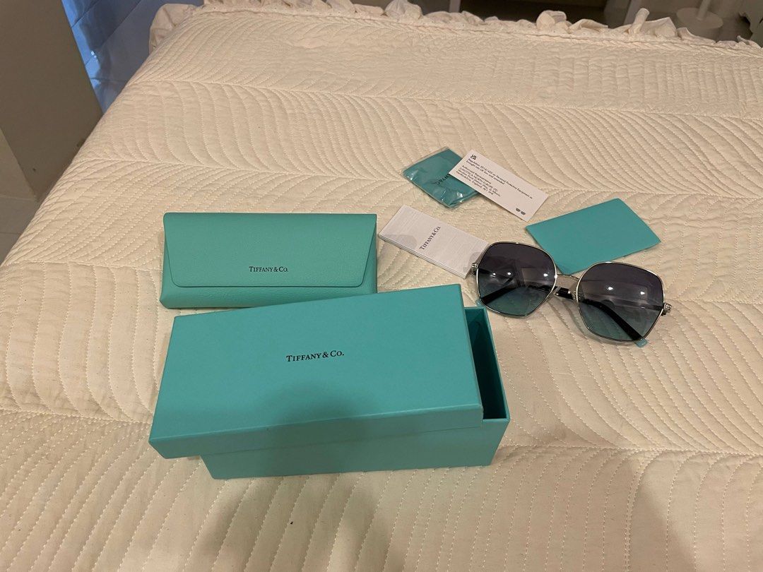 Tiffany & Co. Sunglasses (Category: Sunglasses & Eyewear) located in Manila. Submitted by chuckcool (Listing ID 1371790228, Image 1). Description: Unused gift Lalamove pickup only North caloocan.