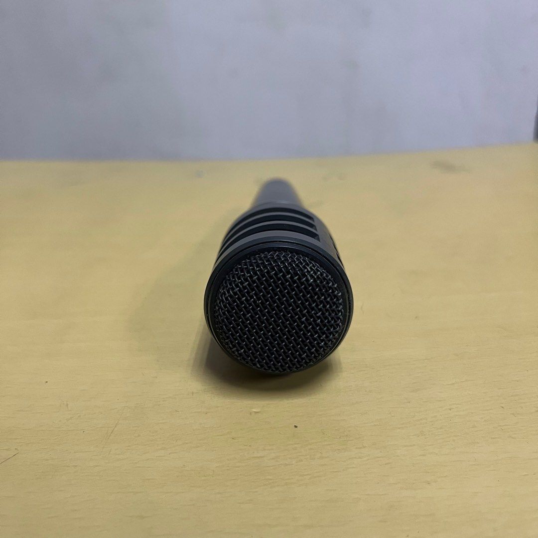 Toa J1 Vintage Unidirectional Dynamic Microphone (Category: Microphones) located in Singapore. Submitted by jmgjm.7 (Listing ID 1371769485, Image 3). Description: Item has been tested and is in excellent working condition. .