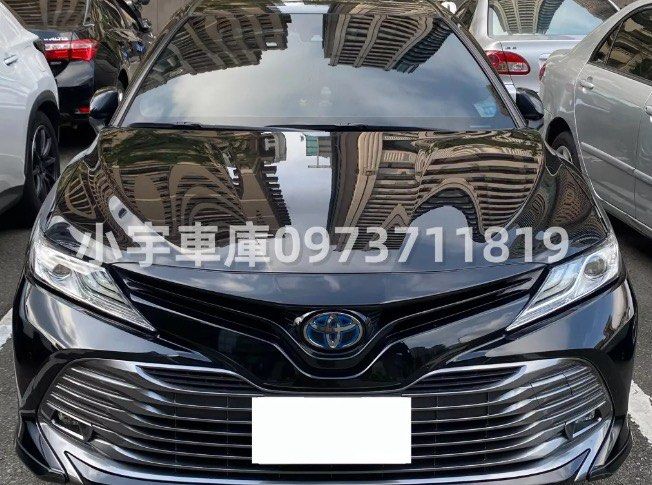 由 pipi1108cc (刊登 ID 1371784610，圖片 1) 提交，位於 台中市 (Taichung) 的 Toyota Camry Hybrid 2019款 尊爵 黑色 🔍️售價：23萬 🔍️出廠：2019年 🔍️行駛里程：4.3萬公里 🔍️乘客數：4門5座 🔍️排氣量：2.5L (類別：汽車出售)，說明：🔍️廠牌型號：Toyota Camry Hybrid 2019款 尊爵 黑色 🔍️售價：23萬 🔍️出廠：2019年 🔍️行駛里程：4.3萬公里 🔍️乘客數：4門5座 🔍️排氣量：2.5L 🔍️引擎燃料：油電混合 🔍️驅動方式：2WD 🔍️變速系統：手自排 ★重要資訊★ 車輛均有第三方認證 ⭕️專業鑑定⭕️合格認證 ⭕️檢定報告⭕️一覽無疑 📣便宜賣🚫無事故🚫無泡水🚫無待修 提供💯完整第三方認證合格檢驗報告 保證✅實車實價✅車況透明✅安心購車 ★提供車況原始表 ★車況與認證表不符，退車並全額退費 ◎歡迎私訊預約賞車◎ ★早上10點到晚