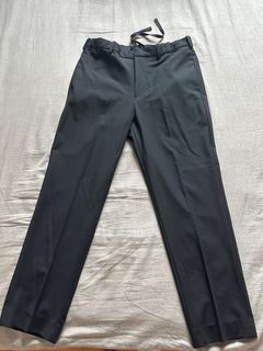 Uniqlo 黑色西褲64169719156867110