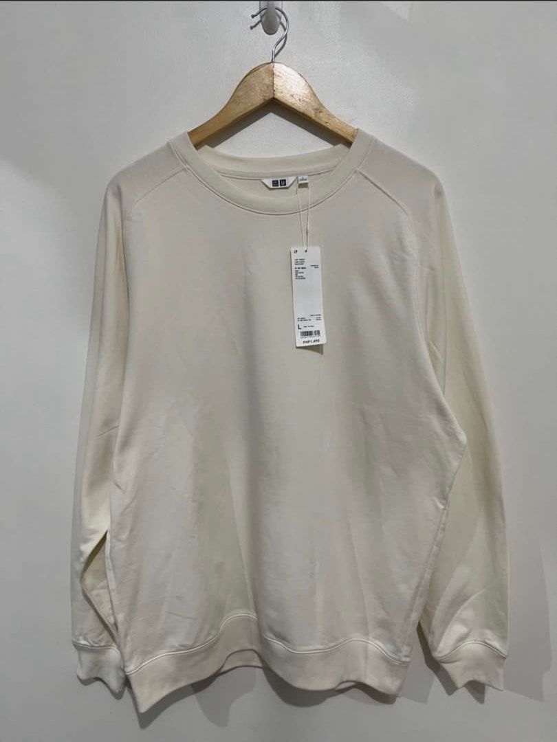 Uniqlo Longsleeve Sweatshirt (Category: Coats, Jackets and Outerwear) located in Pasig City. Submitted by millie0808 (Listing ID 1371882306, Image 2). Description: Original price: 1490 Once lang nagamit sa Taiwan. No issue.