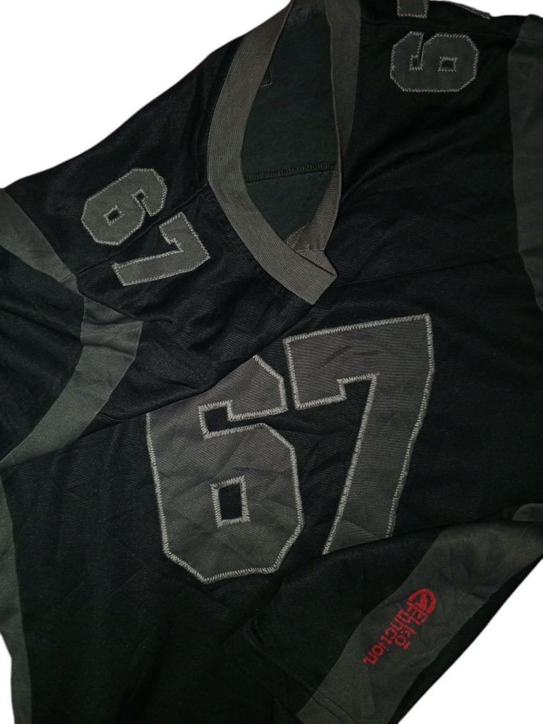 Vintage Ecko jersey (Category: Activewear) located in Binalbagan. Submitted by dalethrift (Listing ID 1371817372, Image 2). Description: freeshipping no flaws.