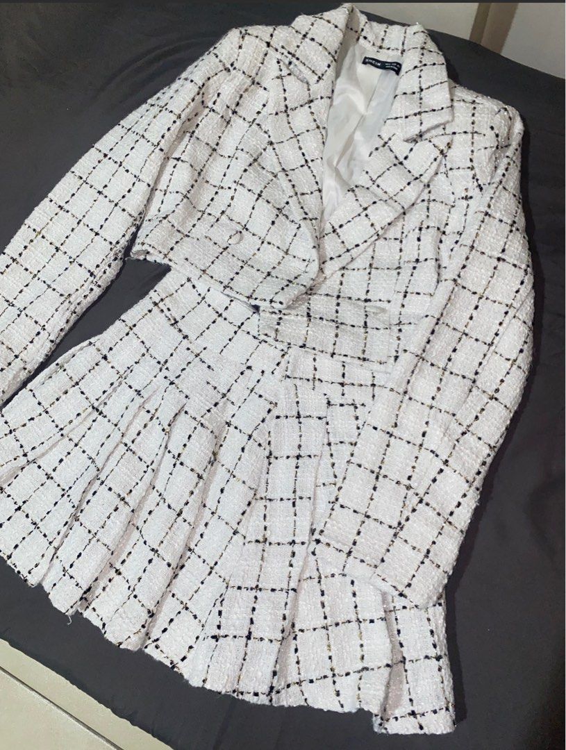 White tweed coordinates (Category: Sets or Coordinates) located in Quezon City. Submitted by mfgc83 (Listing ID 1371873589, Image 1). Description: White Tweed Coordinates Condition: Good as New, Used Once on a event RFS: Decluttering Size: Medium for waistline 25-27 inches Quezon City Loc.