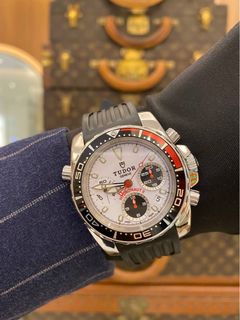 (Category: ) located in . Submitted by redrabbitluxury_singpore (Listing ID 1367003010, Image 1). Description: .