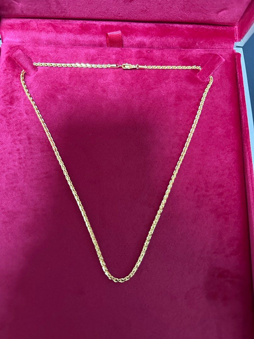 Poh Heng 916 Gold Necklace (Category: Necklaces) located in Singapore. Submitted by thomarquez (Listing ID 1367075269, Image 1). Description: Brand new wheat chain 916 Gold necklace. 48cm 20.29gram Bought as second necklace due to Poh Heng trade in policy. Never worn before. Market $170/g Selling $150/g (Price is fixed) No workmanship, No GST. .