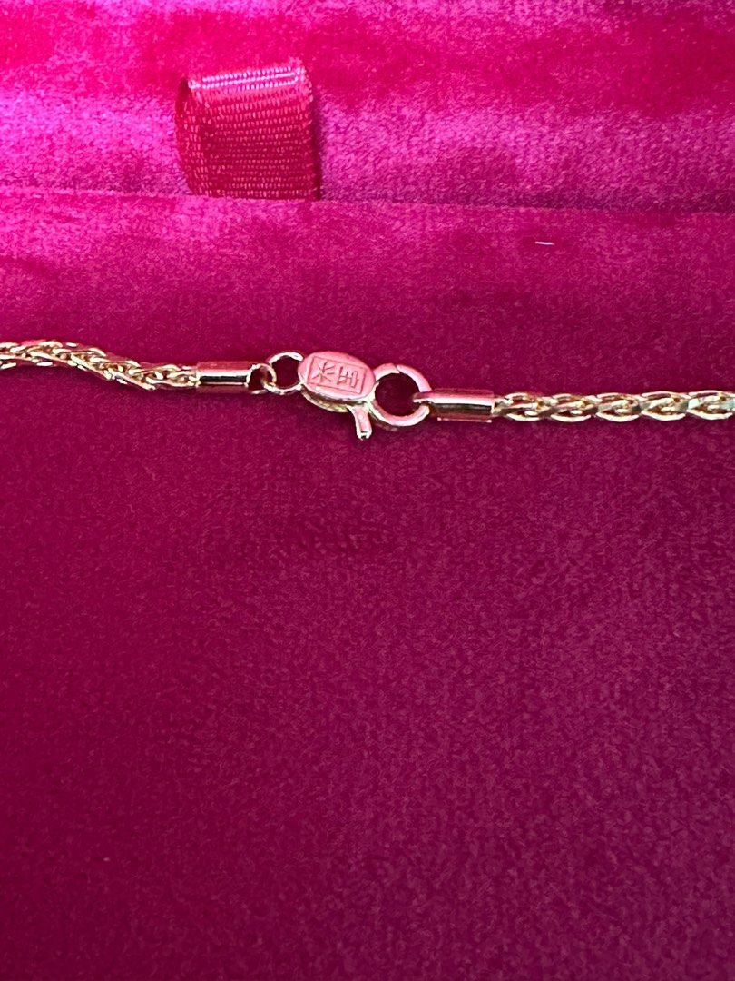 Poh Heng 916 Gold Necklace (Category: Necklaces) located in Singapore. Submitted by thomarquez (Listing ID 1367075269, Image 3). Description: Brand new wheat chain 916 Gold necklace. 48cm 20.29gram Bought as second necklace due to Poh Heng trade in policy. Never worn before. Market $170/g Selling $150/g (Price is fixed) No workmanship, No GST. .