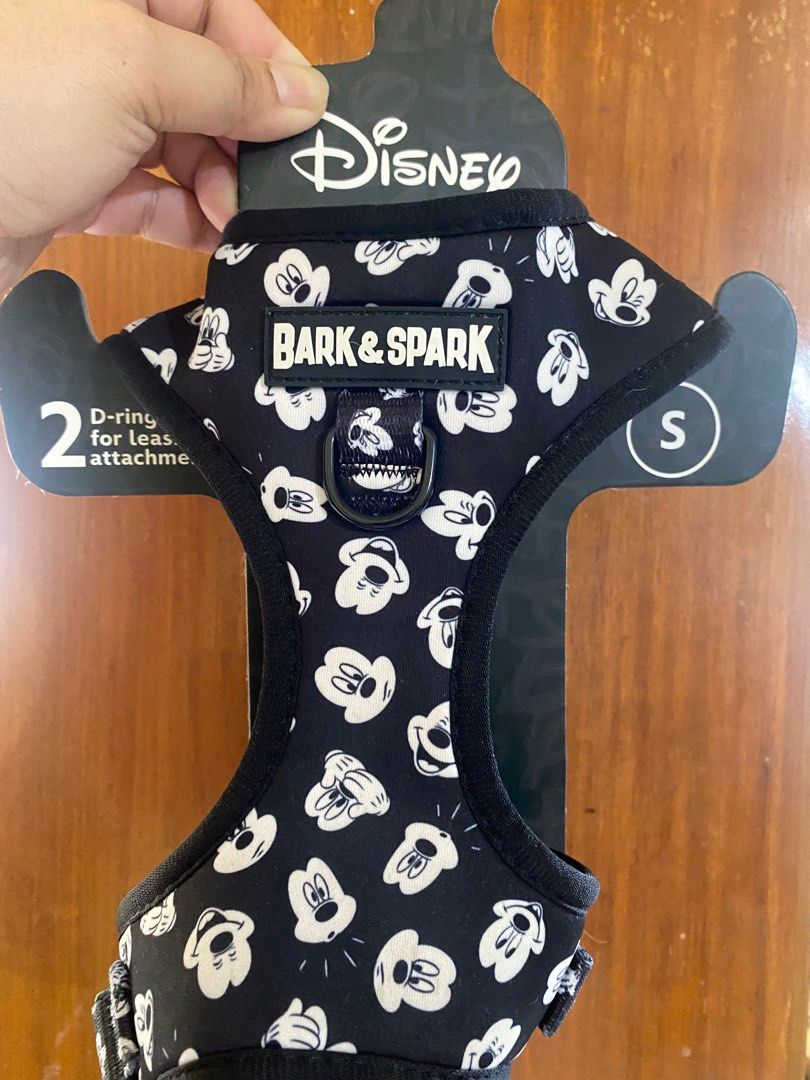 Bark and Spark Harness (Category: Homes & Other Pet Accessories) located in Pasay City. Submitted by _jkching (Listing ID 1366925821, Image 1). Description: RFS: Size too small for my Dachshund Wasn’t able to return and exchange on time. Sinukat lang.