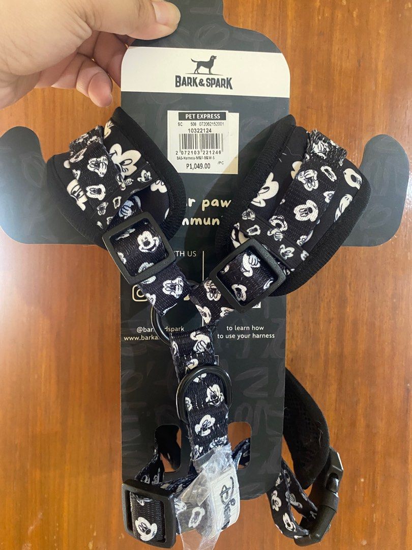Bark and Spark Harness (Category: Homes & Other Pet Accessories) located in Pasay City. Submitted by _jkching (Listing ID 1366925821, Image 2). Description: RFS: Size too small for my Dachshund Wasn’t able to return and exchange on time. Sinukat lang.