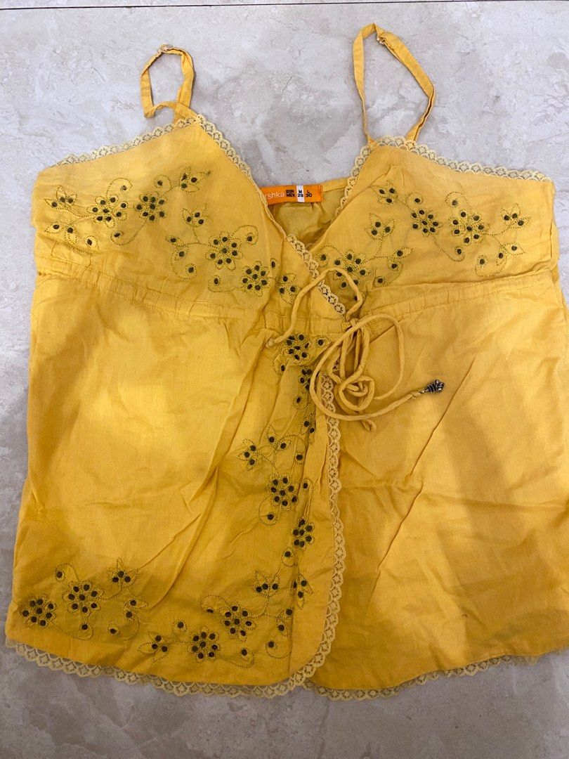 Bershka Beaded Vintage Top (Category: Others Tops) located in Los Banos. Submitted by dxblng (Listing ID 1367030194, Image 2). Description: .