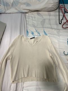 (Category: ) located in . Submitted by toomany.clothes (Listing ID 1366977889, Image 1). Description: .